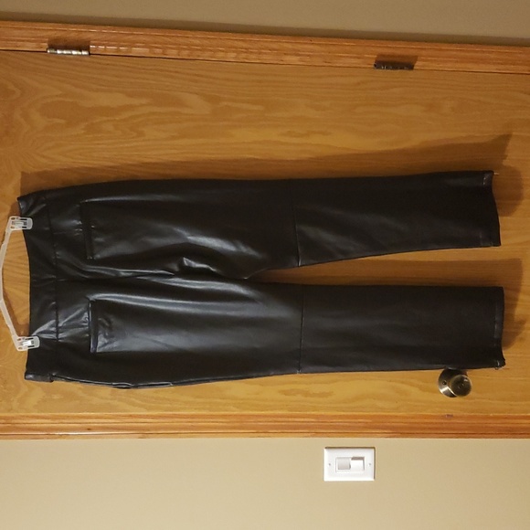 NWOT New York & Company Leather Pants - Picture 5 of 7